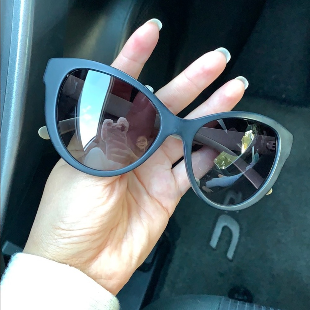 Burberry sun glasses UV protection